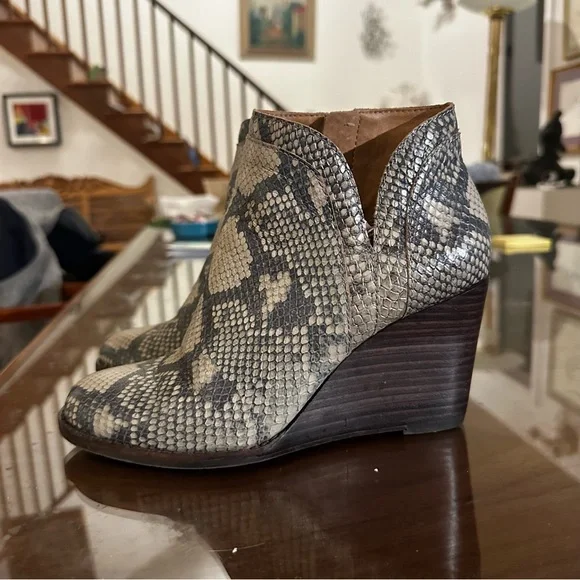 Leather Lucky🍀 brand Snakeprint Booties -S-6M - Picture 6 of 9